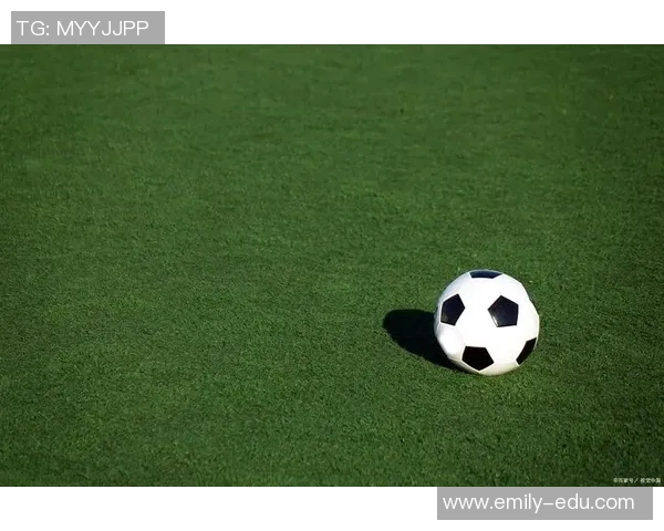 81号球星闪耀绿茵场精彩表现引领球队走向辉煌之路 81号球星闪耀绿茵场精彩表现引领球队走向辉煌之路